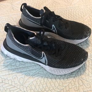 Women's Nike Infinity react